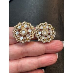 Vintage Metal Rhinestone Clip On Earrings Gold Tone Floral 12g 1”